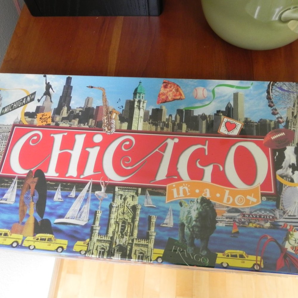 Chicago In a Box Game Late For The Sky Boardgame Monopoly - New
